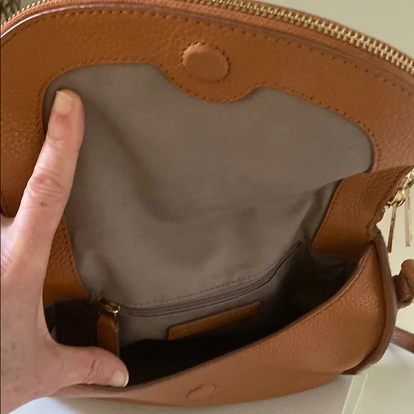 Marc Jacobs Tan Leather Crossbody Bag - Picture 2 of 3